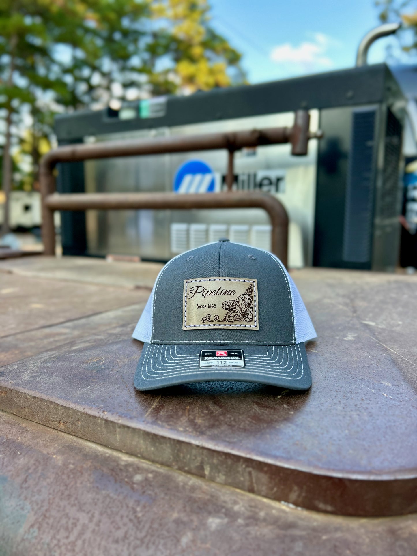Pipeline Leather Engraved Hat - Grey/White